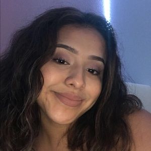 Meet your Posher, Valeria